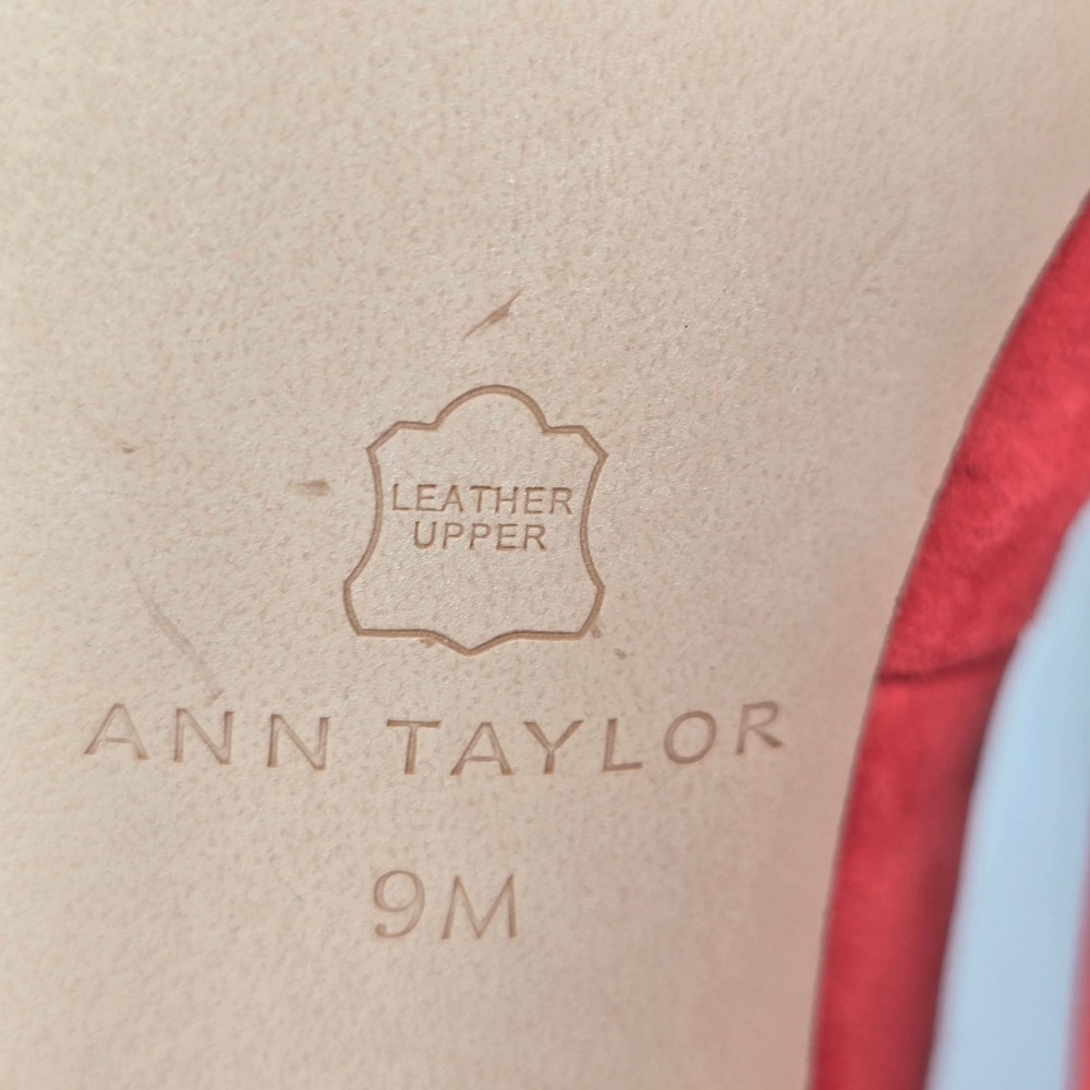 Ann Taylor Pumps Women 9M Suede Pointed Toe Red Stiletto Classic EUC Work Formal - Picture 3 of 10